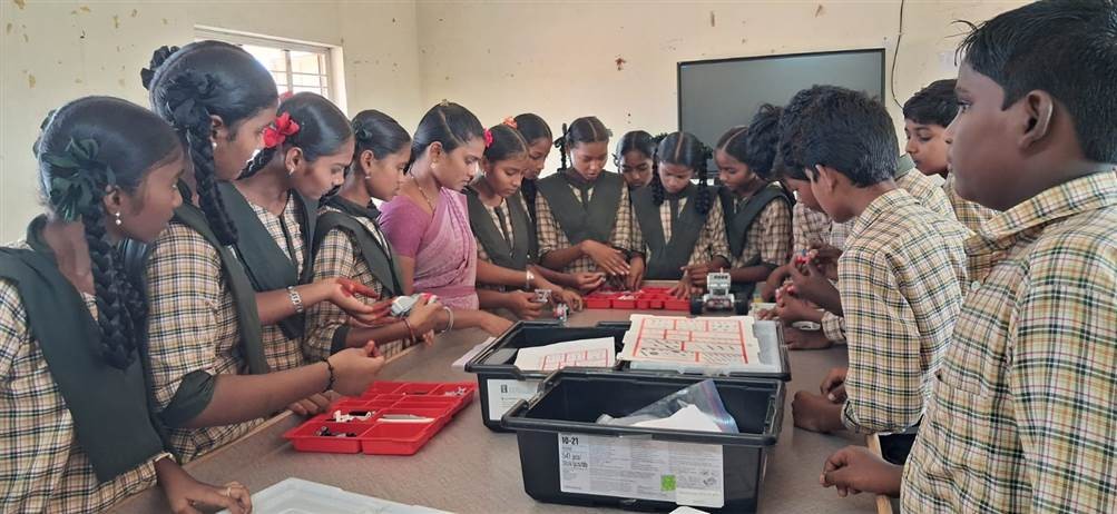 Teaching Robotics 14